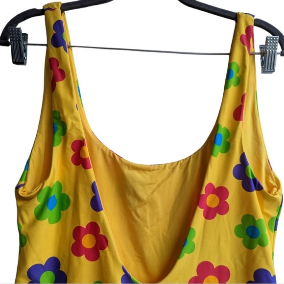 We Wore What Retro Scoop Neck One Piece Swimsuit - Picture 4 of 8